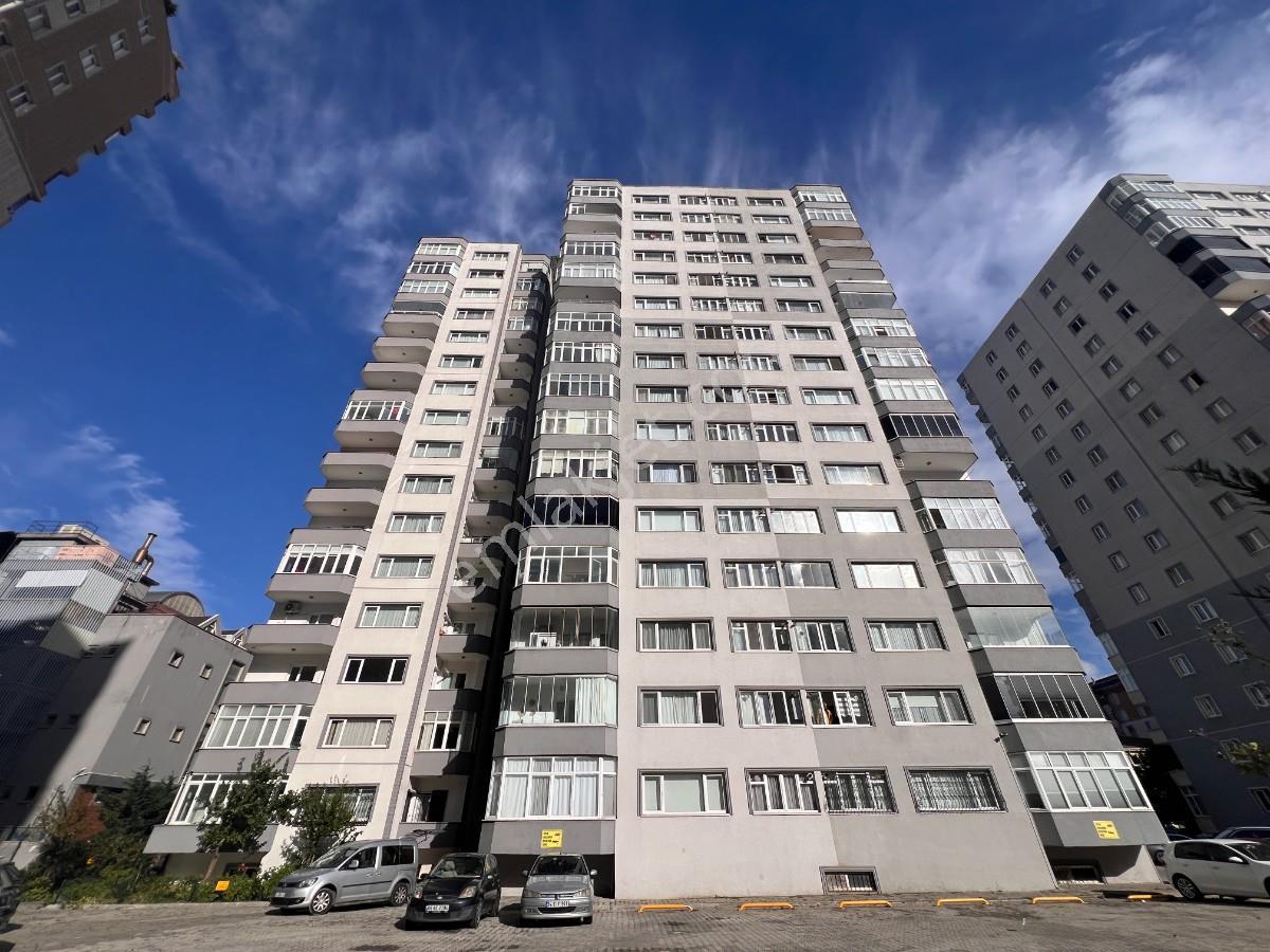 Beylikdüzü Adnan Kahveci Banksis Sitesinde 175m2 Satılık Daire
