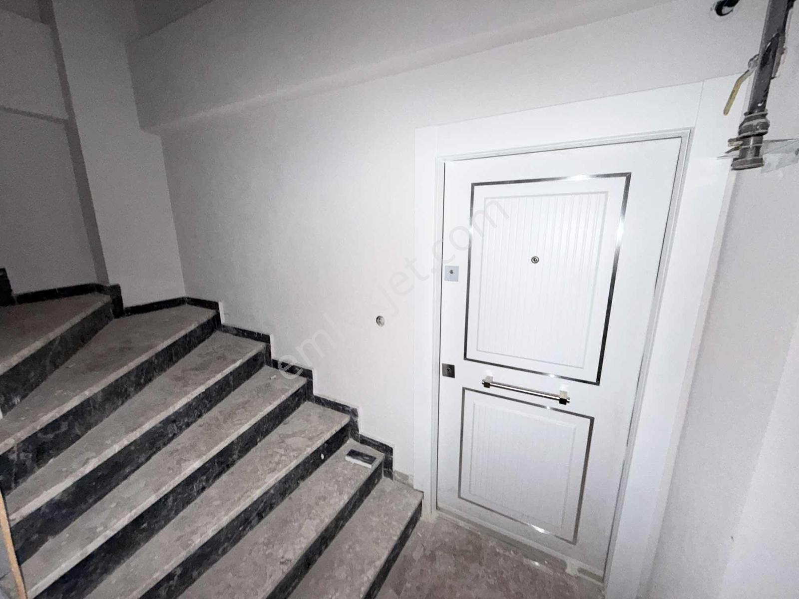 Demir İnşaat 50.yıl Mah Tranway Dibi Emsalsiz 120m2 Arakatlar — fotoğraf 17