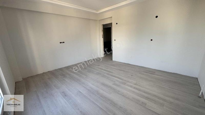 Hakan Emlaktan İkbal Kent Civarı Satılık Arakat 3+1