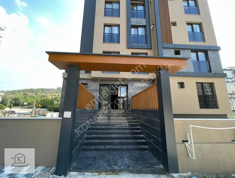 Konsept'den Site İçi Lüks Arakat Eşyalı Satılık 1+1 Daire — fotoğraf 2