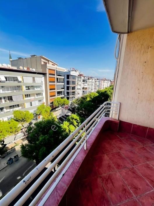 Baron Emlaktan Nazilli Ordu Caddesinde Satılık 3+1 Daire! — fotoğraf 11