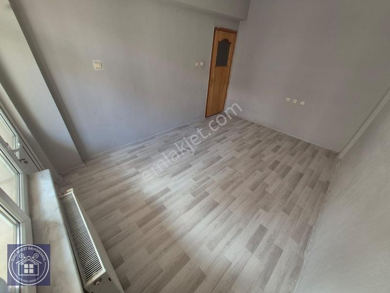 Yunus Emre Mah.cadde Üstü Satılık 3+1 Daire — fotoğraf 7