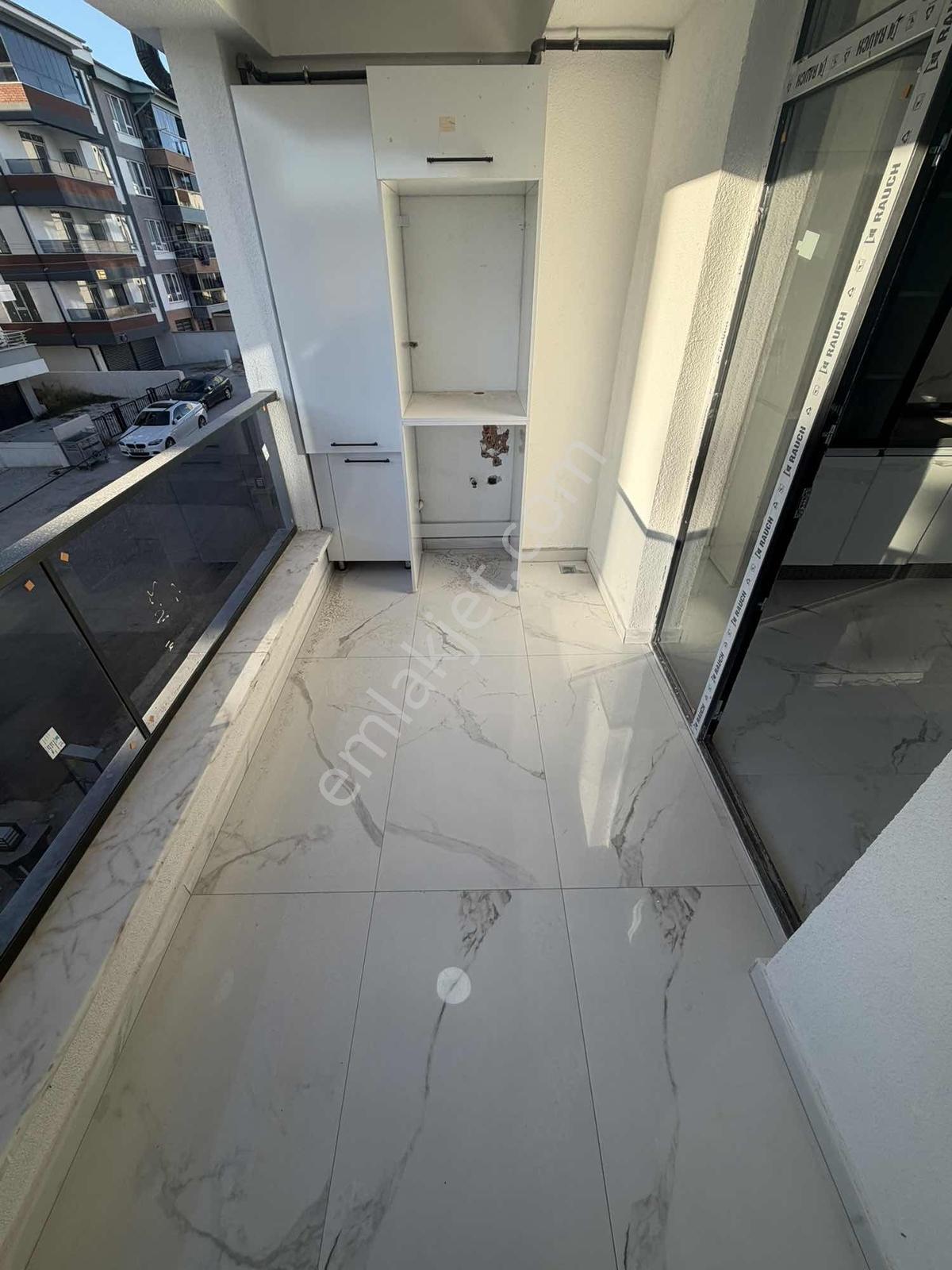 Ma-desticiler Emek Albayrak Cd Yakını 2+1 Geniş Lüx Daire — fotoğraf 17