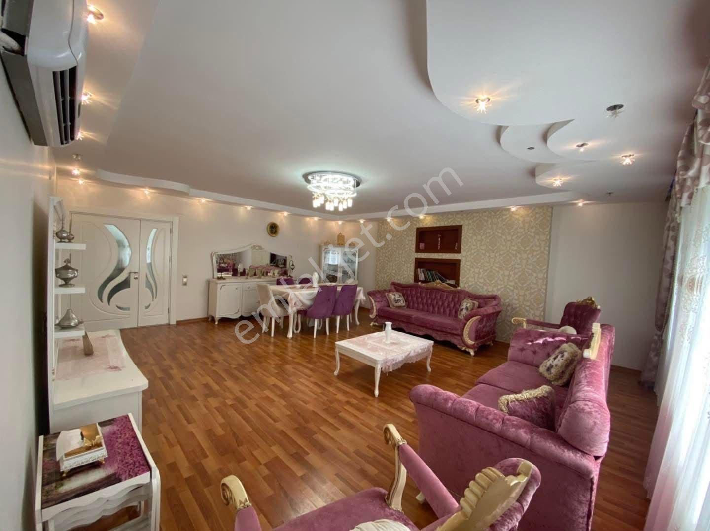 Kaçmaz !!! Mezitli Menderes Deniz Manzralı 175 M2 Net Devasa 4+1