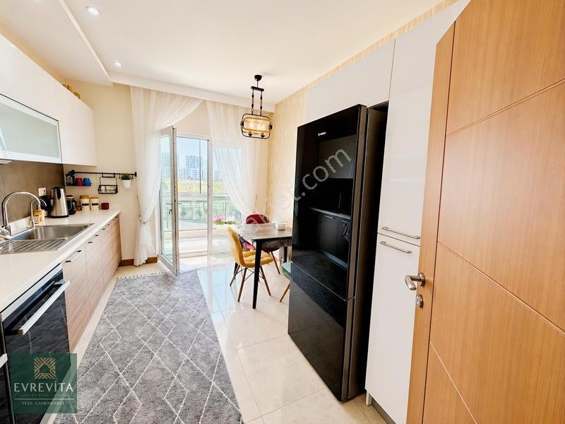 Flora'da Çift Cephe Şerefiyeli Satılık 3+1 — fotoğraf 7