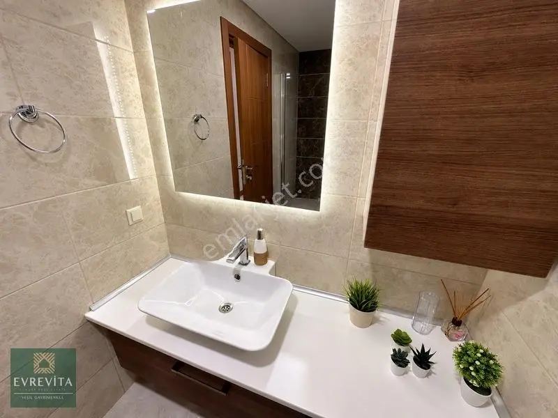 Flora'da Çift Cephe Şerefiyeli Satılık 3+1 — fotoğraf 11