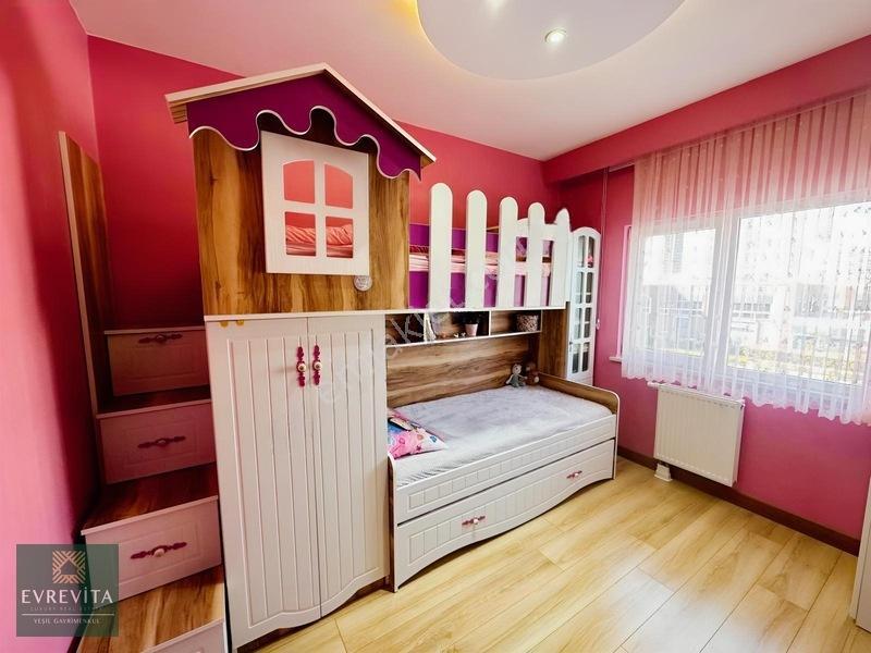Flora'da Çift Cephe Şerefiyeli Satılık 3+1 — fotoğraf 12