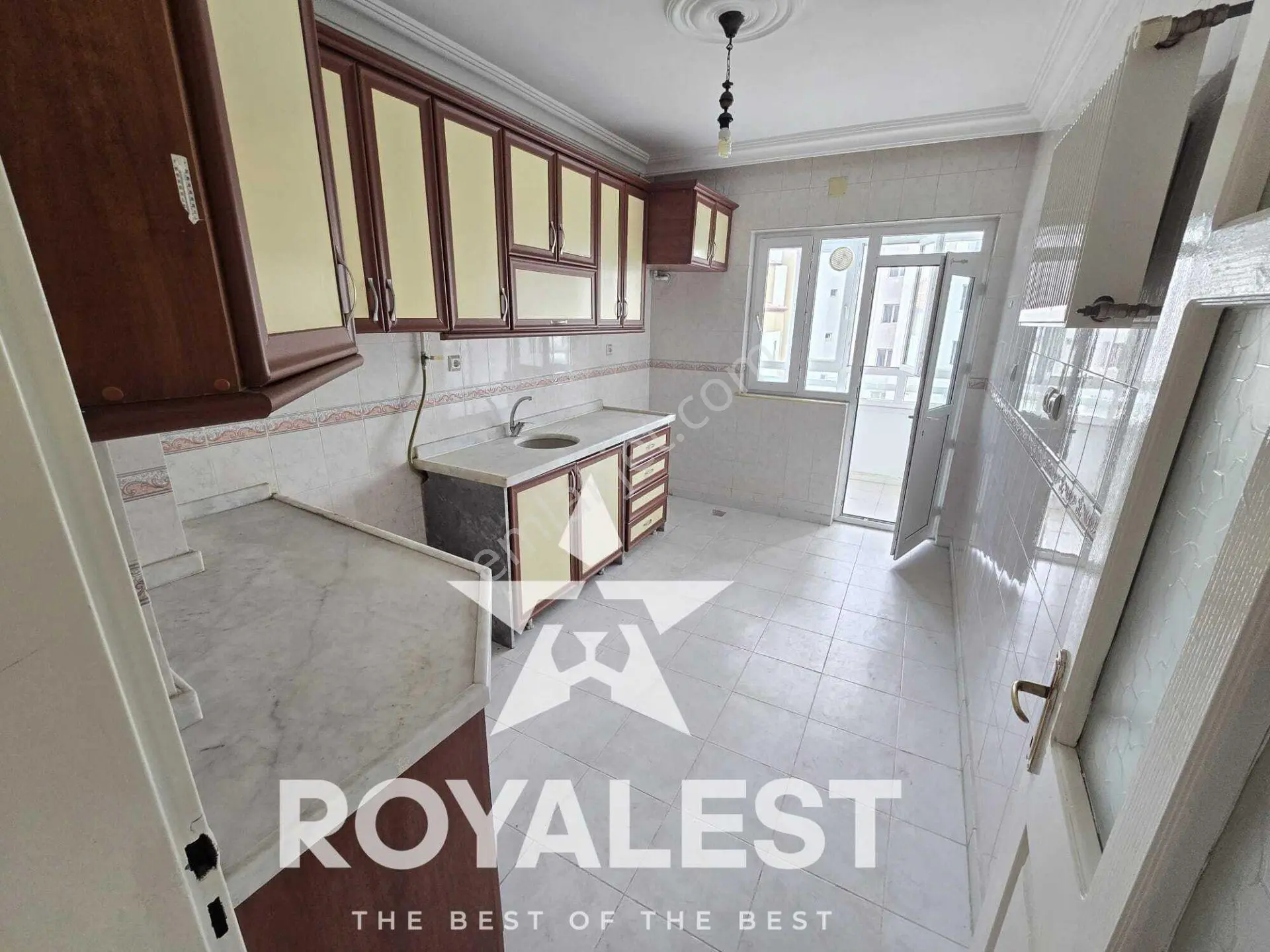 Royalest'ten Karataş Önü Açık Siteiçi Arakat Geniş Ve Ferah 3+1 — fotoğraf 2
