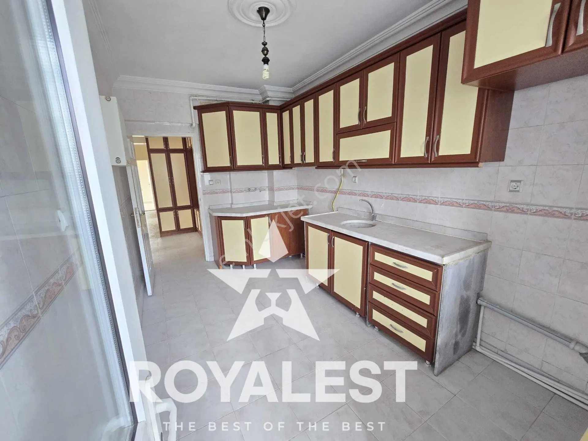 Royalest'ten Karataş Önü Açık Siteiçi Arakat Geniş Ve Ferah 3+1 — fotoğraf 3