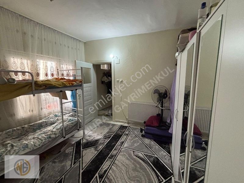 Çıksorutta Satılık 3 Katlı Müstakil Dükkan + 2 Daire + Teras — fotoğraf 13