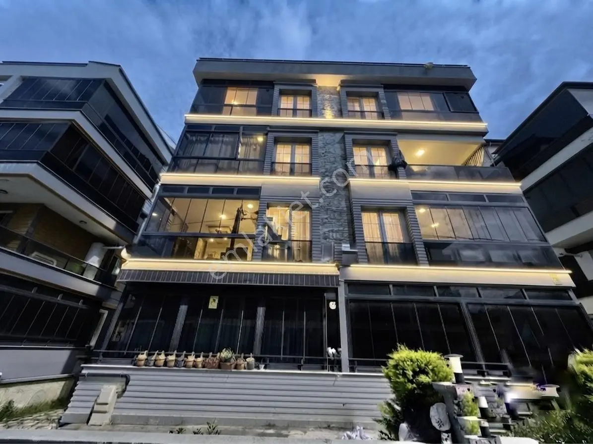 ⭐ay Emlaktan⭐akçay'da Kapalı Balkon Şık Tasarımlı Arakat Ön Cephe Satılık 2+1 Ultra Lüx Daire — fotoğraf 2