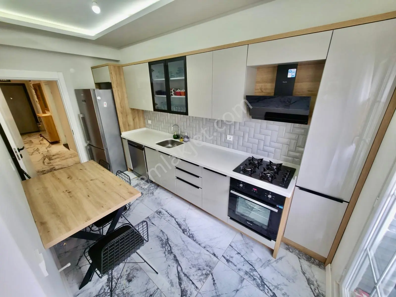 ⭐ay Emlaktan⭐akçay'da Kapalı Balkon Şık Tasarımlı Arakat Ön Cephe Satılık 2+1 Ultra Lüx Daire — fotoğraf 3