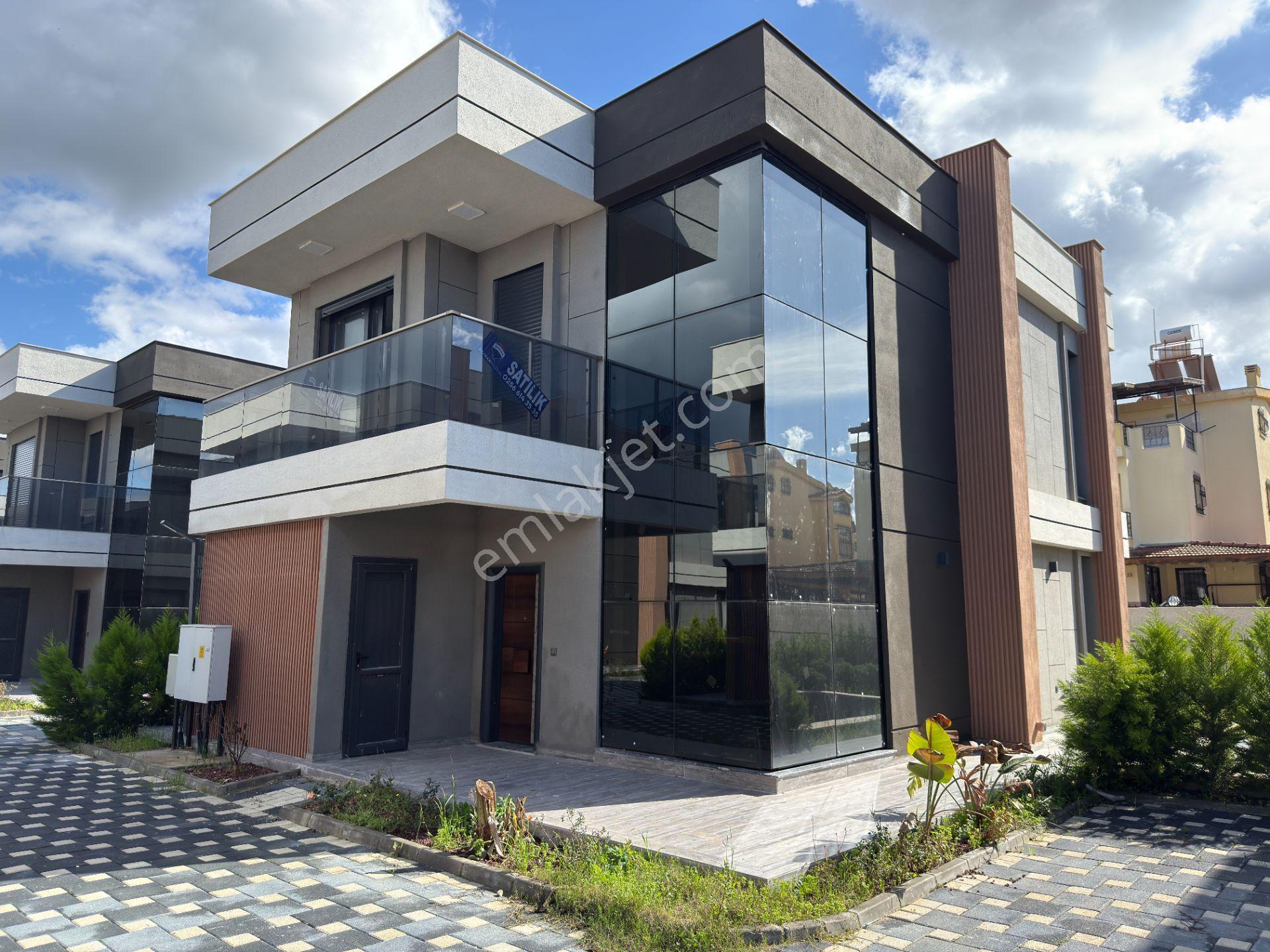 Kuşadası Karaova'da 4+1 Müstakil Özel Havuzlu Yeni Villa — fotoğraf 8