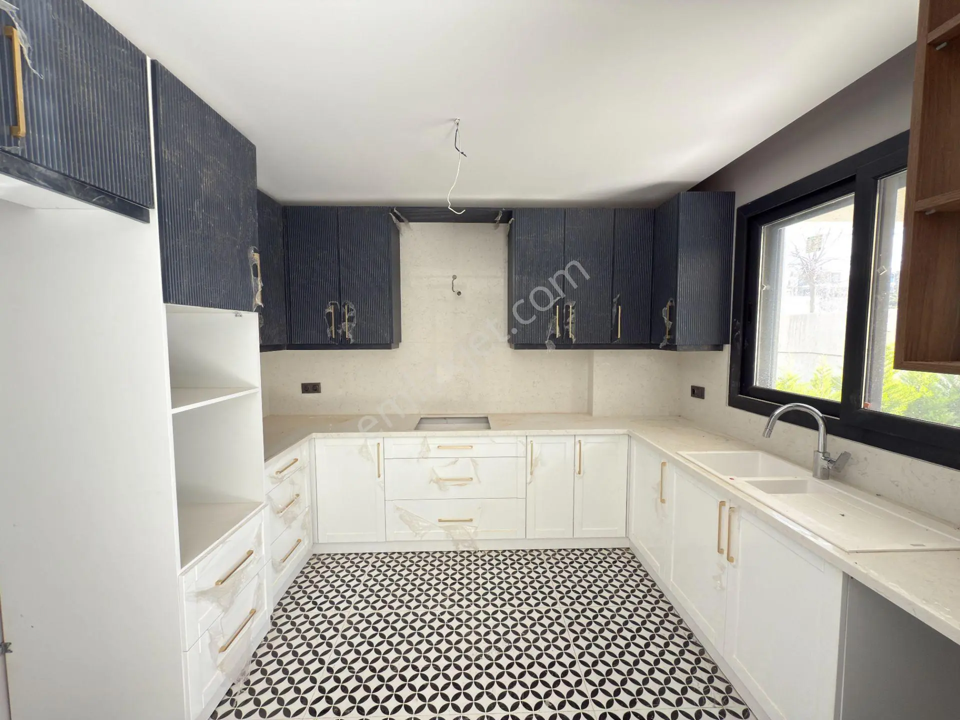 Kuşadası Karaova'da 4+1 Müstakil Özel Havuzlu Yeni Villa — fotoğraf 13