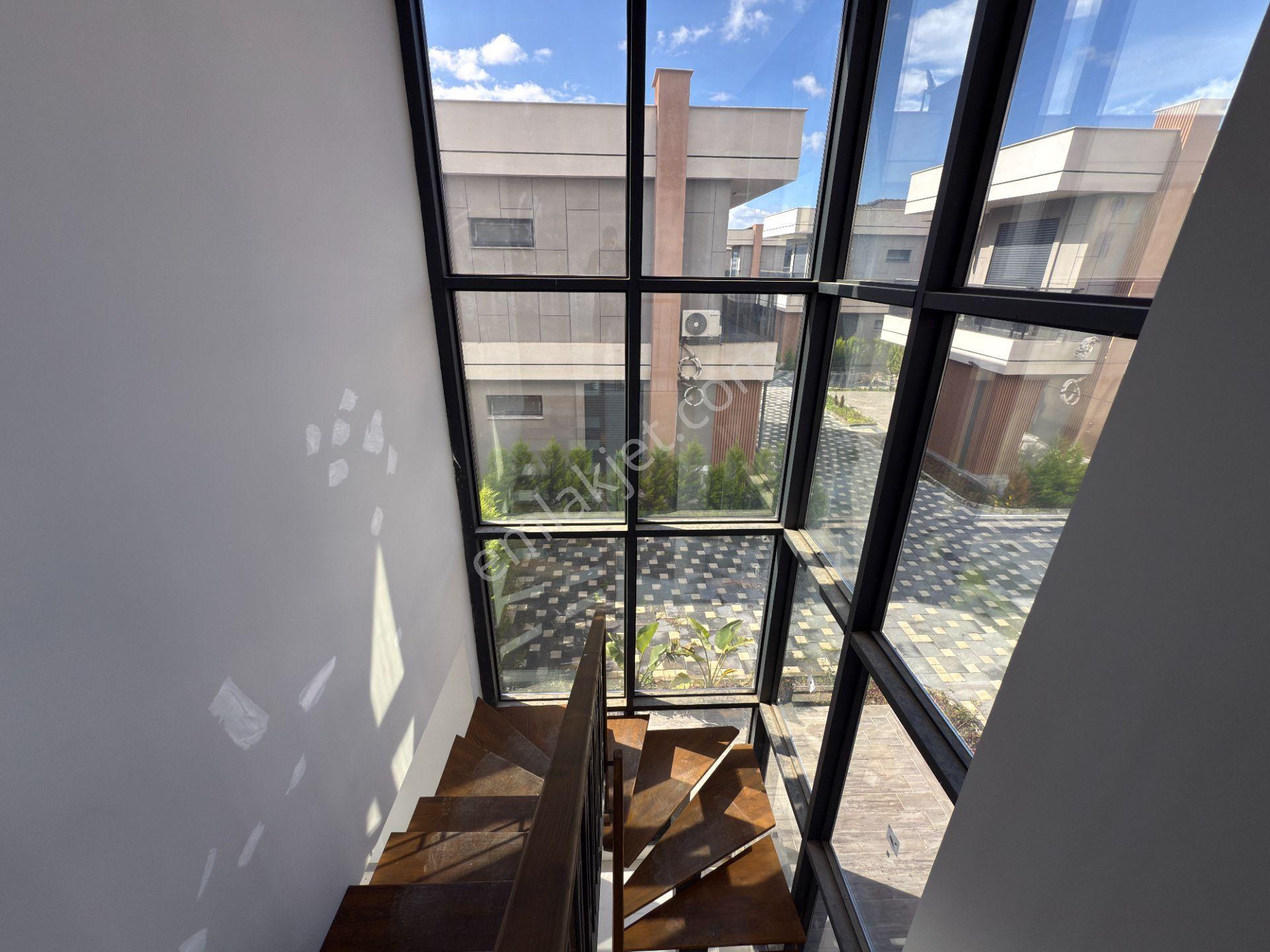 Kuşadası Karaova'da 4+1 Müstakil Özel Havuzlu Yeni Villa — fotoğraf 21