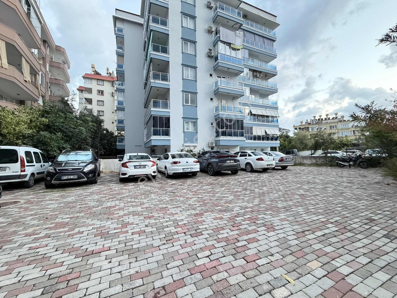 Satılık Ayrı Mutfak 2+1 110 M2 Daire Alanya Obagöl