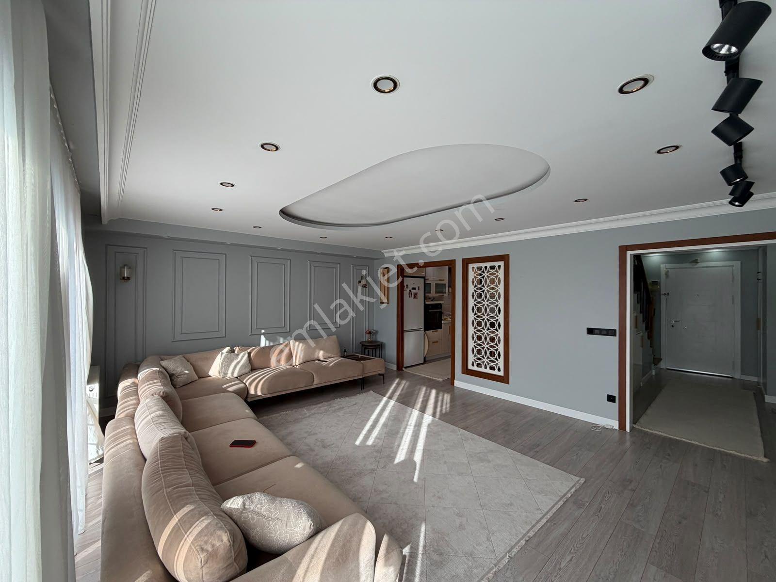 Beylikdüzü Kavaklı Da Merkezi Konumda Marmara Mah.yakın Satılık Dubleks Daire 3+2 200 M2 — fotoğraf 9