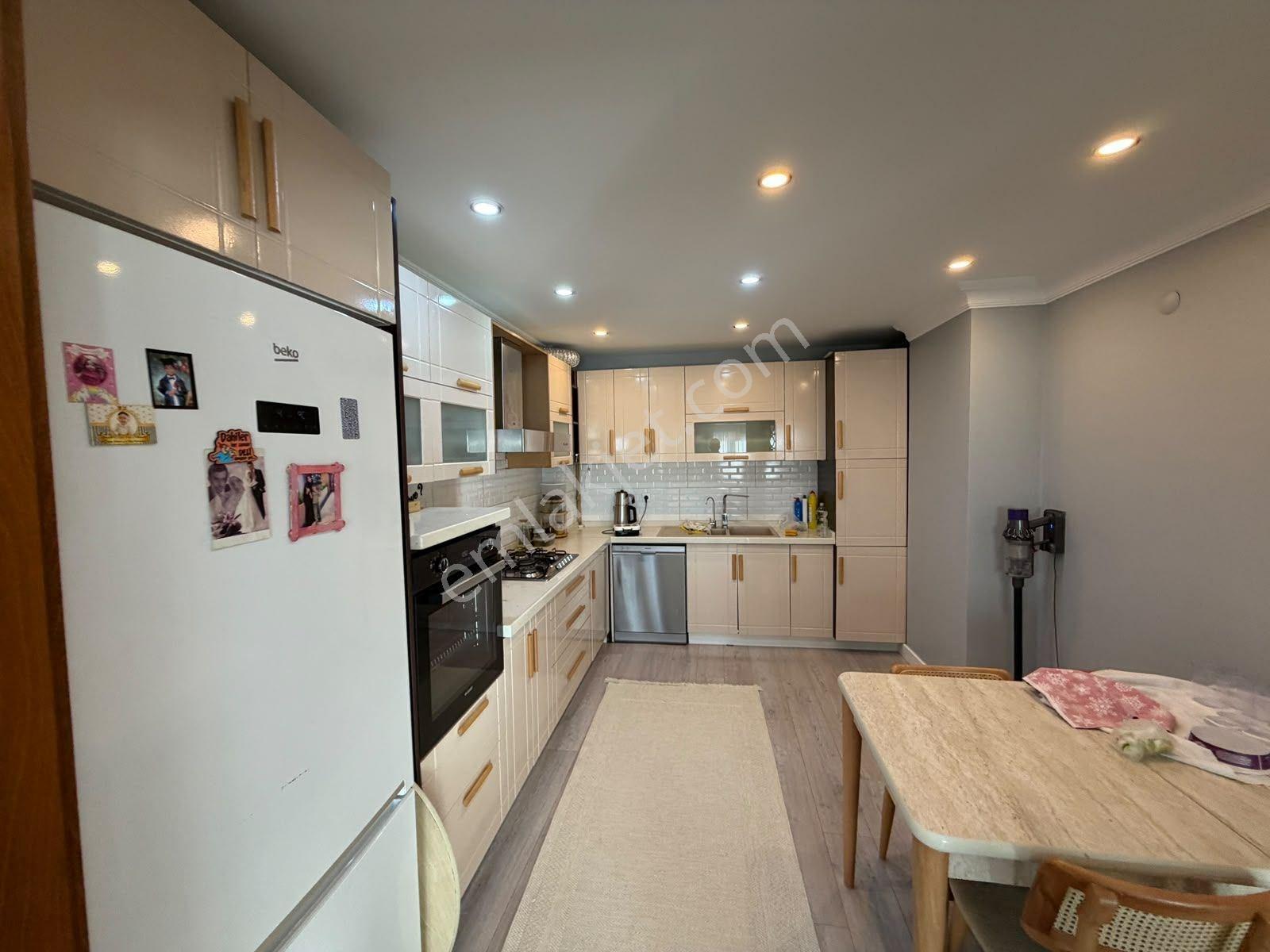 Beylikdüzü Kavaklı Da Merkezi Konumda Marmara Mah.yakın Satılık Dubleks Daire 3+2 200 M2 — fotoğraf 14