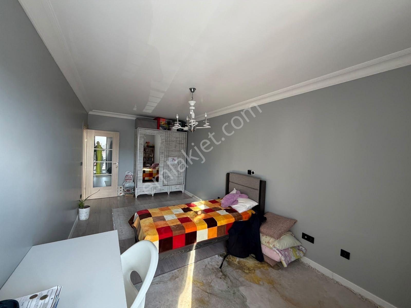 Beylikdüzü Kavaklı Da Merkezi Konumda Marmara Mah.yakın Satılık Dubleks Daire 3+2 200 M2 — fotoğraf 17