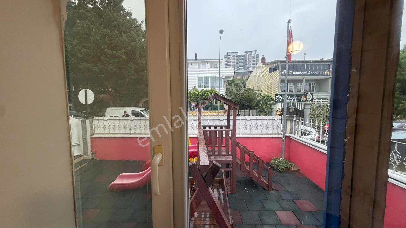 Büyükçekmece Cumhuriyet'te Merkezi Konumda 411m2 Müstakil Villa — fotoğraf 5