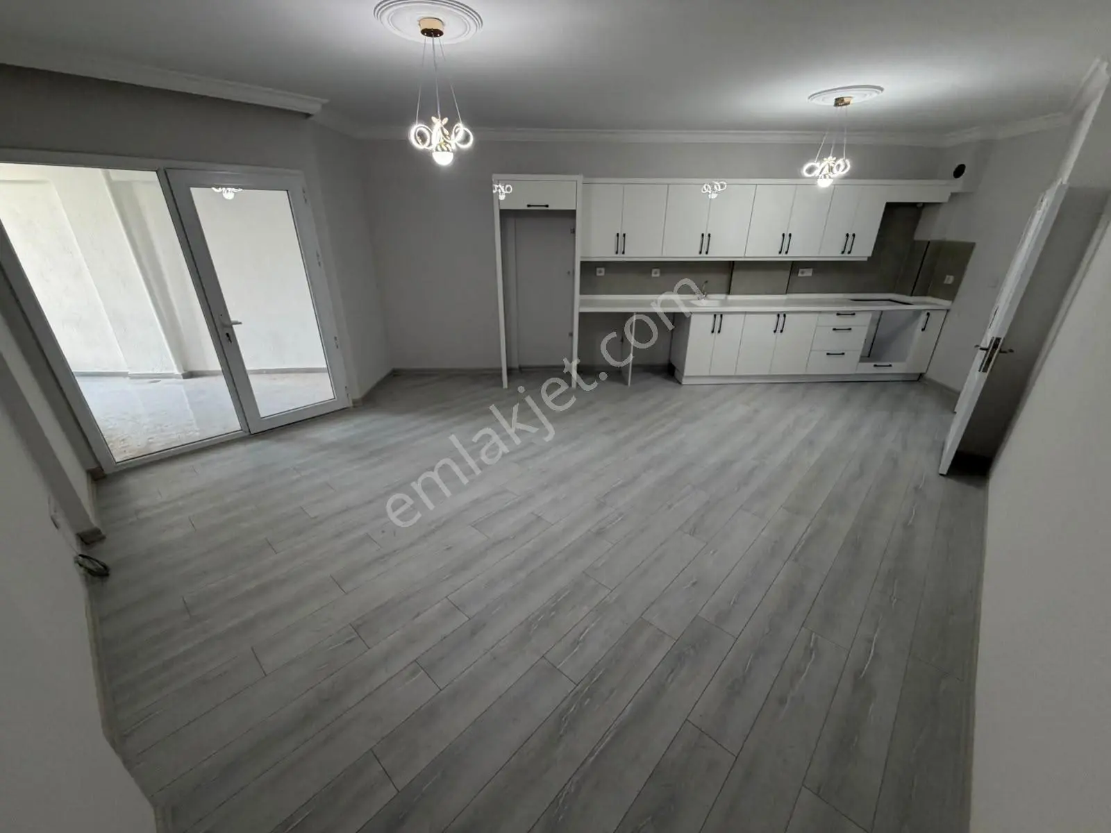 Didim Efeler Mahallesinde 2+1 Havuzlu Acil Satılık Daire — fotoğraf 2