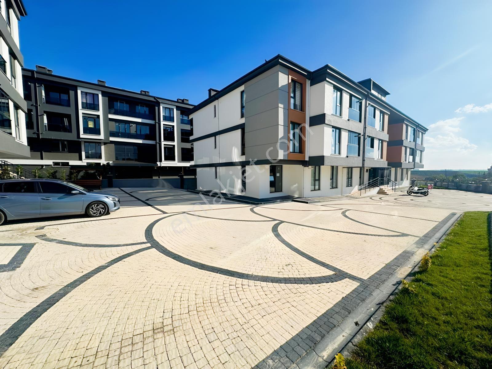 Redstone'dan Kervancı Koru 8'de Full Eşyalı Satılık 1+1 Daire — fotoğraf 12