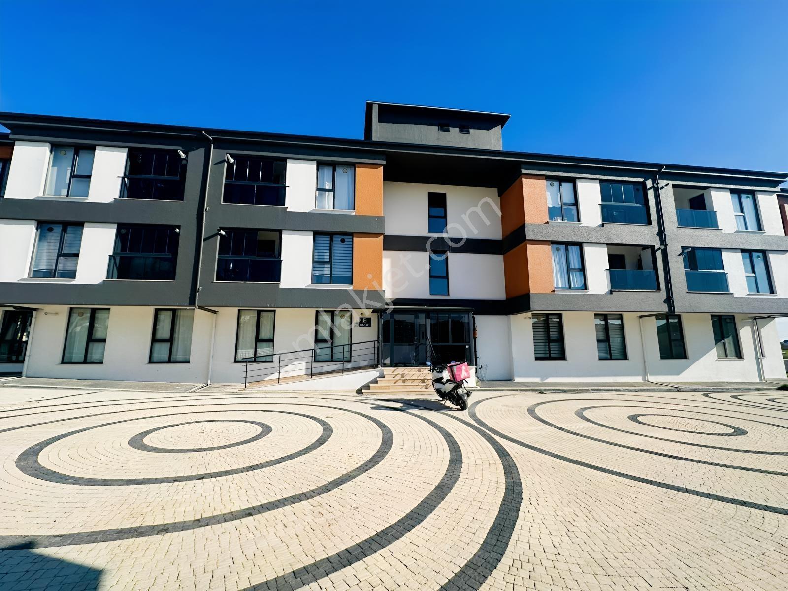 Redstone'dan Kervancı Koru 8'de Full Eşyalı Satılık 1+1 Daire — fotoğraf 13