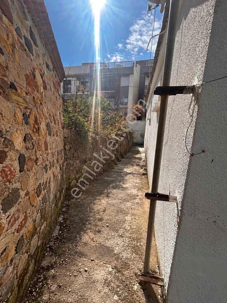 Çandarlı Merkezde, Denize 2 Dakika Mesafede, Bahçeli 2+1 Müstakil Ev — fotoğraf 5