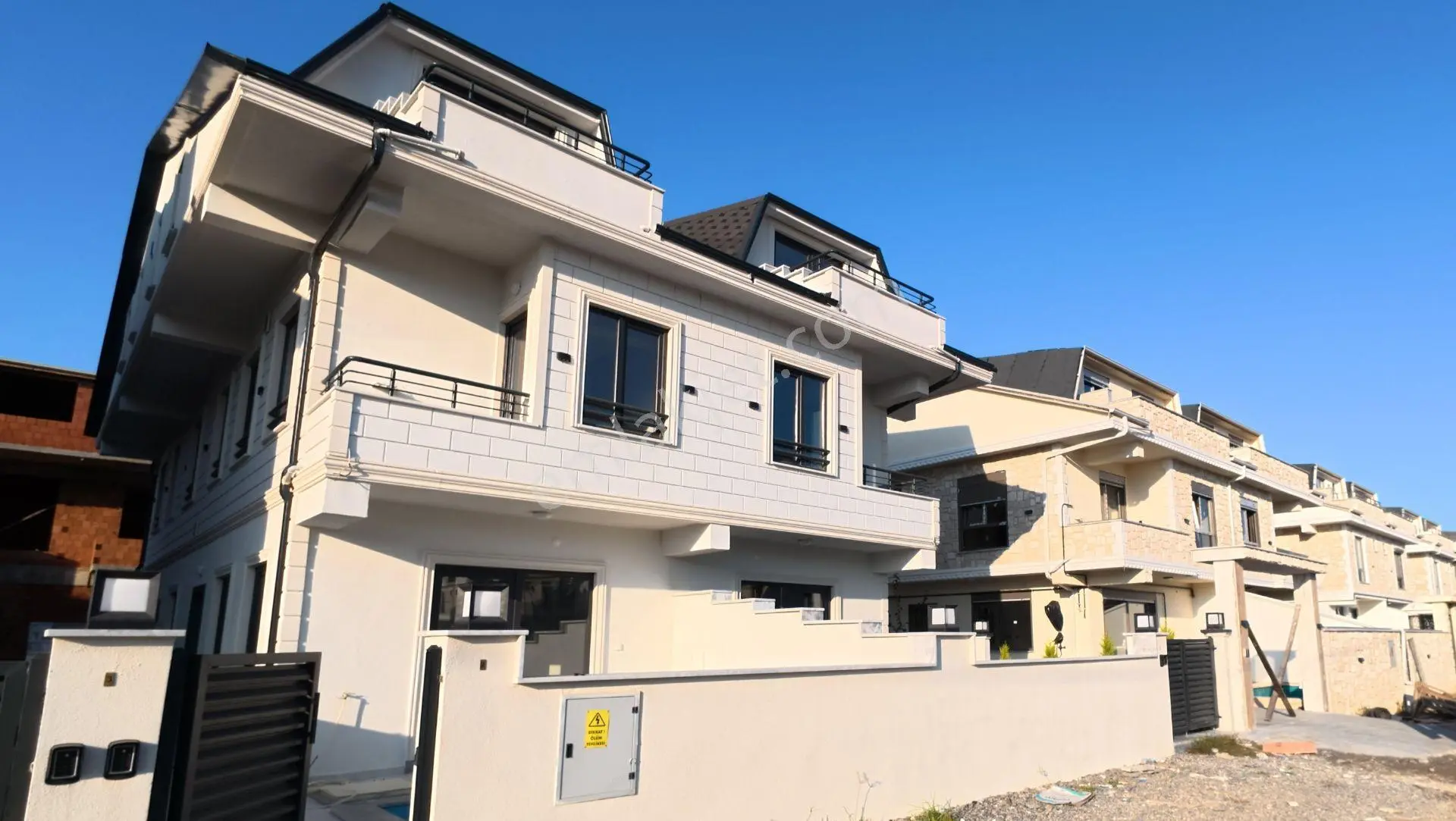 Sakarya Kocaali De Havuzlu Ayrı Mutfak Müstakil 4+1 — fotoğraf 2