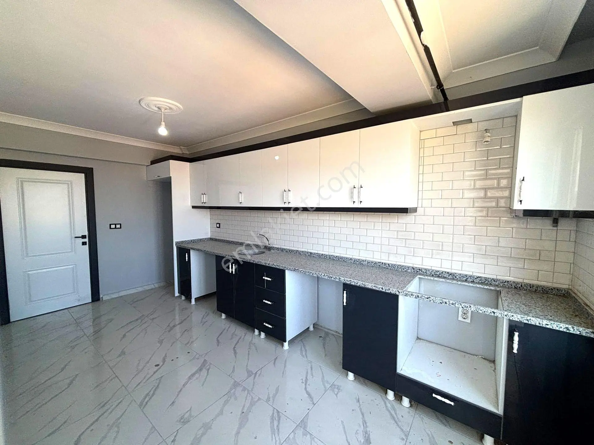 **Eryıldız İnşaat'Tan**Acill Devlet Hastanesi Karşısı 145M2 Lüks 3+1'Ler
