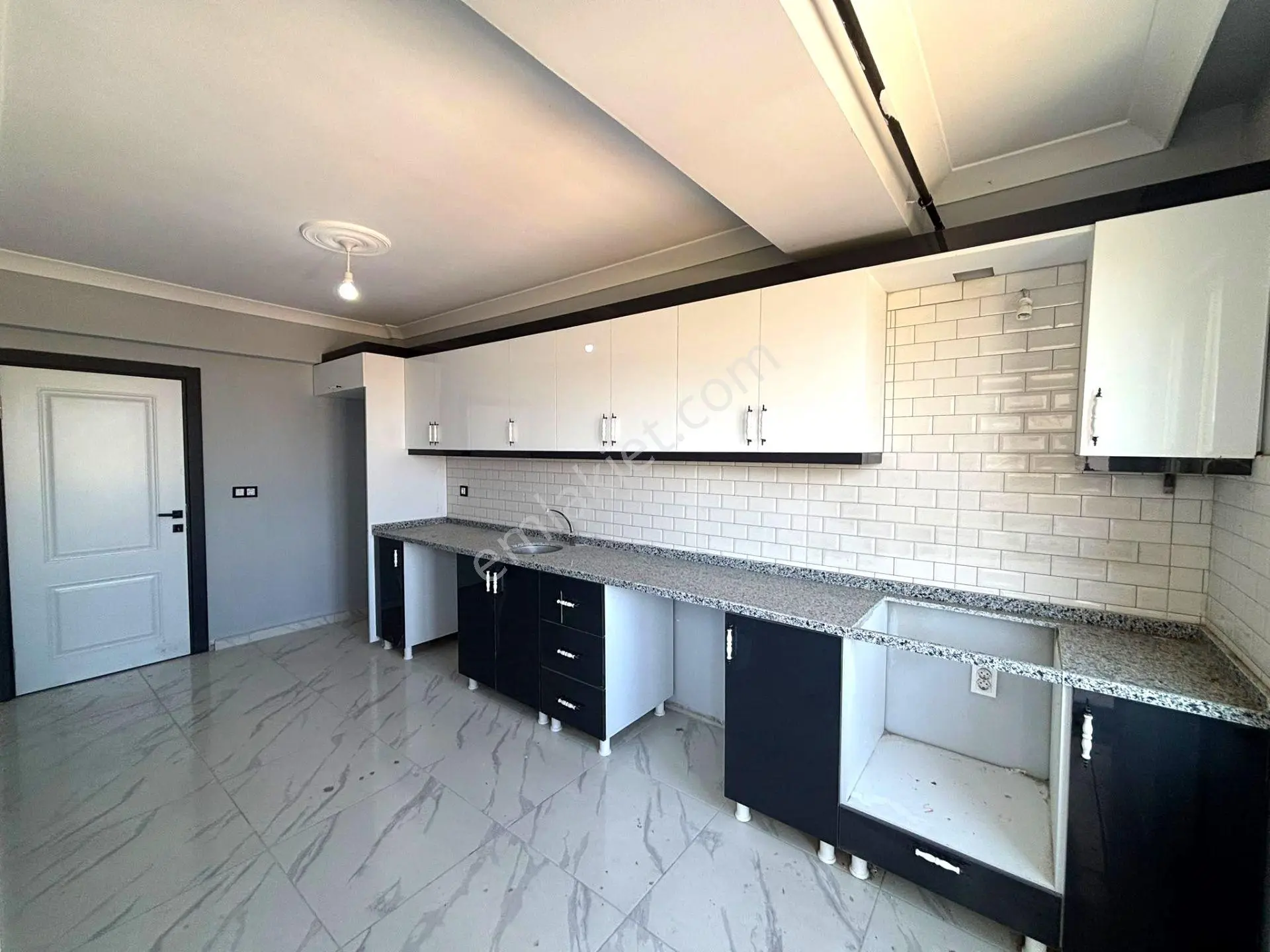 **eryıldız İnşaat'tan**acill Devlet Hastanesi Karşısı 145m2 Lüks 3+1'ler — fotoğraf 3