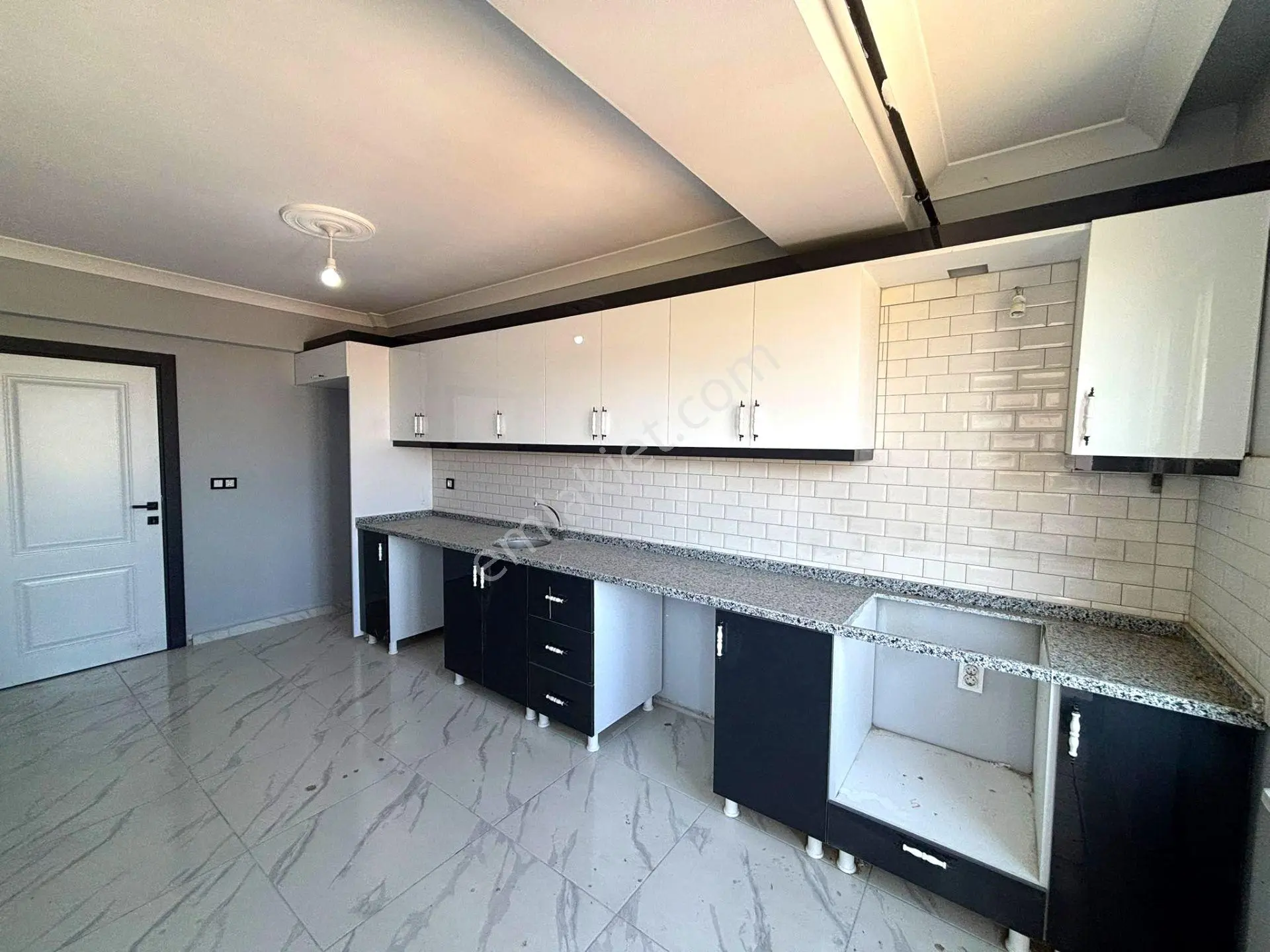 **eryıldız İnşaat'tan**acill Devlet Hastanesi Karşısı 145m2 Lüks 3+1'ler — fotoğraf 4