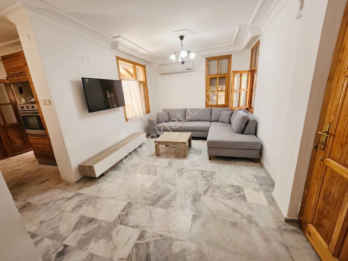 Çeşme Çiftlikköy Serakent Sitesinde Satılık Tripleks 3+1 Villa — fotoğraf 7