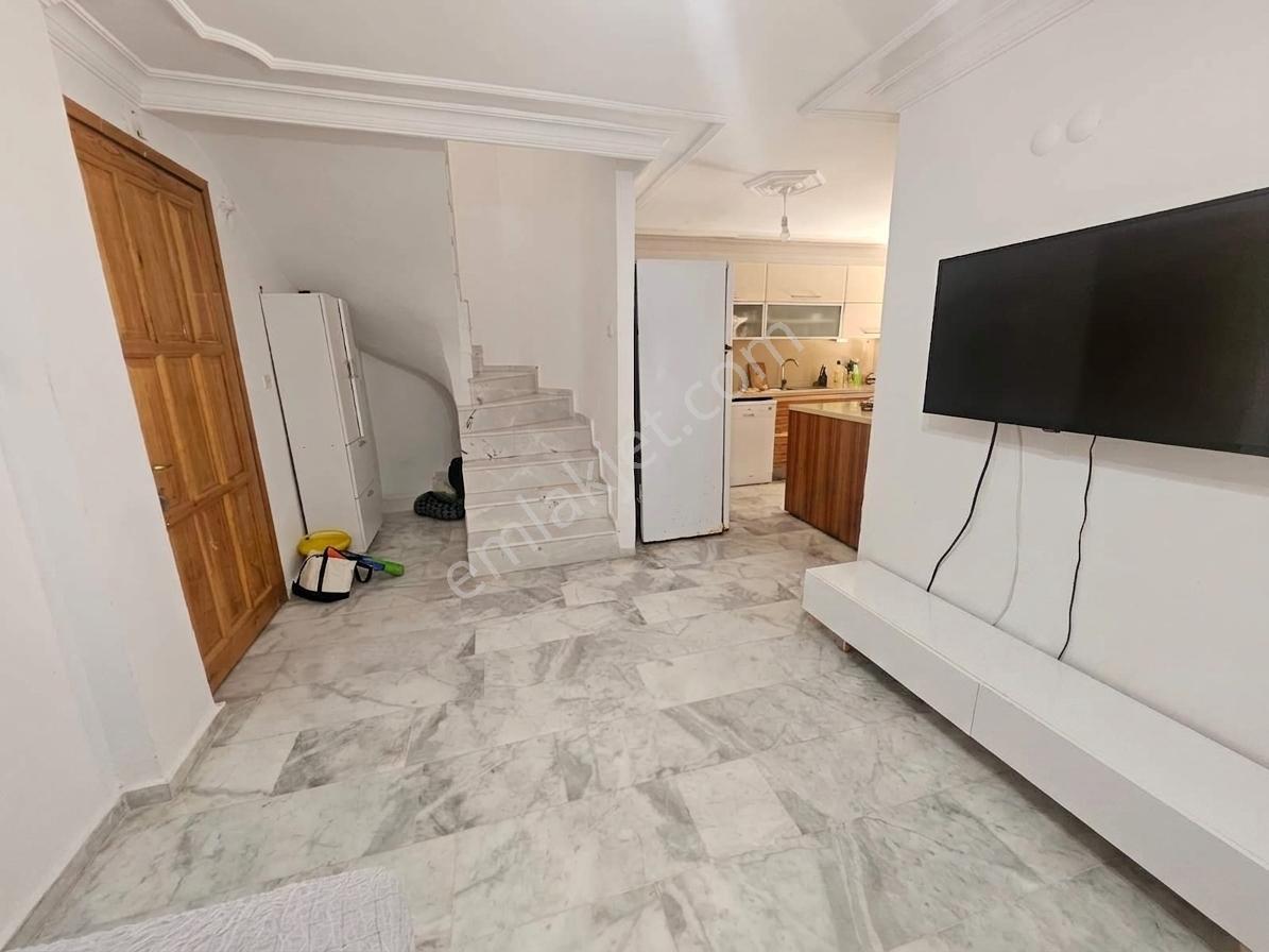 Çeşme Çiftlikköy Serakent Sitesinde Satılık Tripleks 3+1 Villa — fotoğraf 8