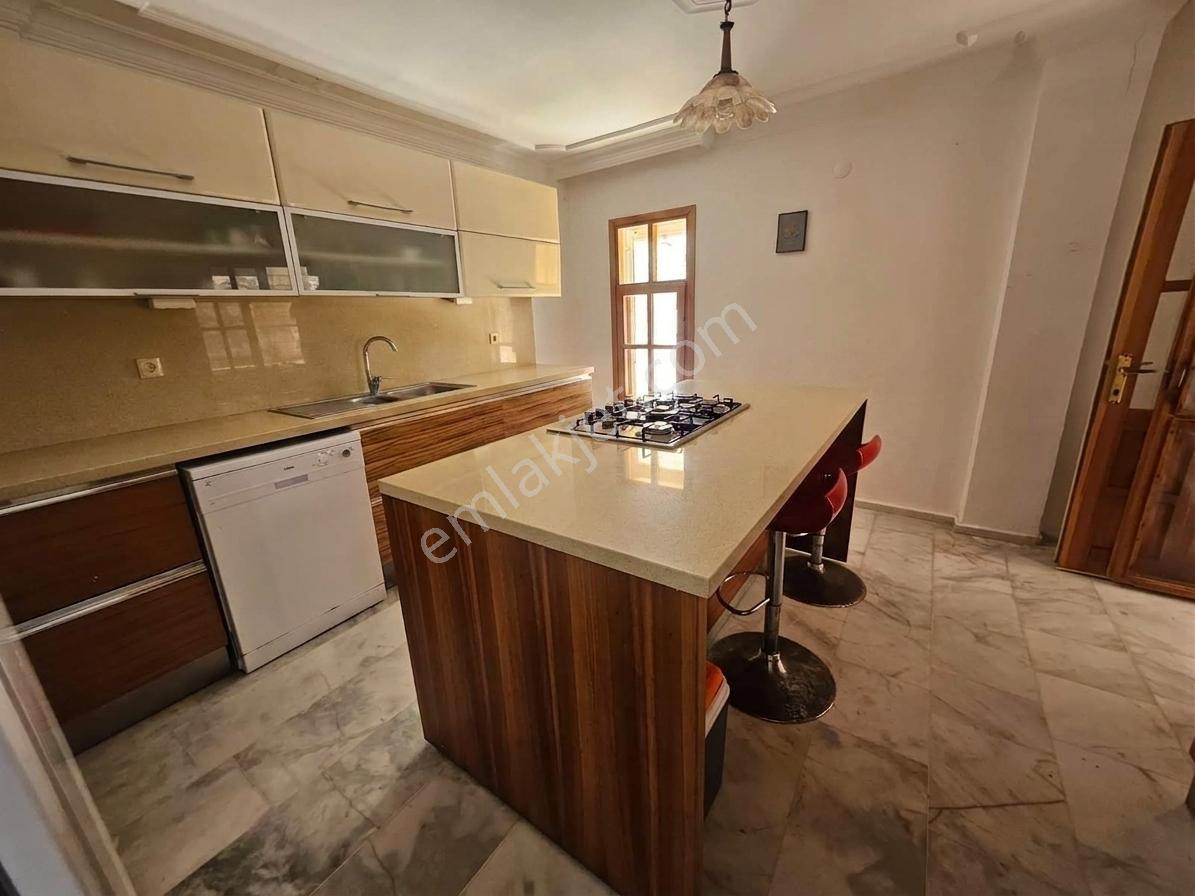 Çeşme Çiftlikköy Serakent Sitesinde Satılık Tripleks 3+1 Villa — fotoğraf 10