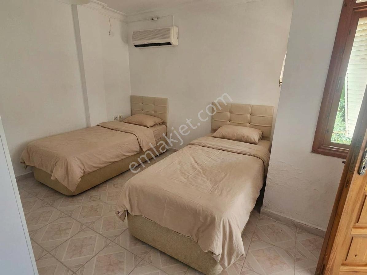 Çeşme Çiftlikköy Serakent Sitesinde Satılık Tripleks 3+1 Villa — fotoğraf 11