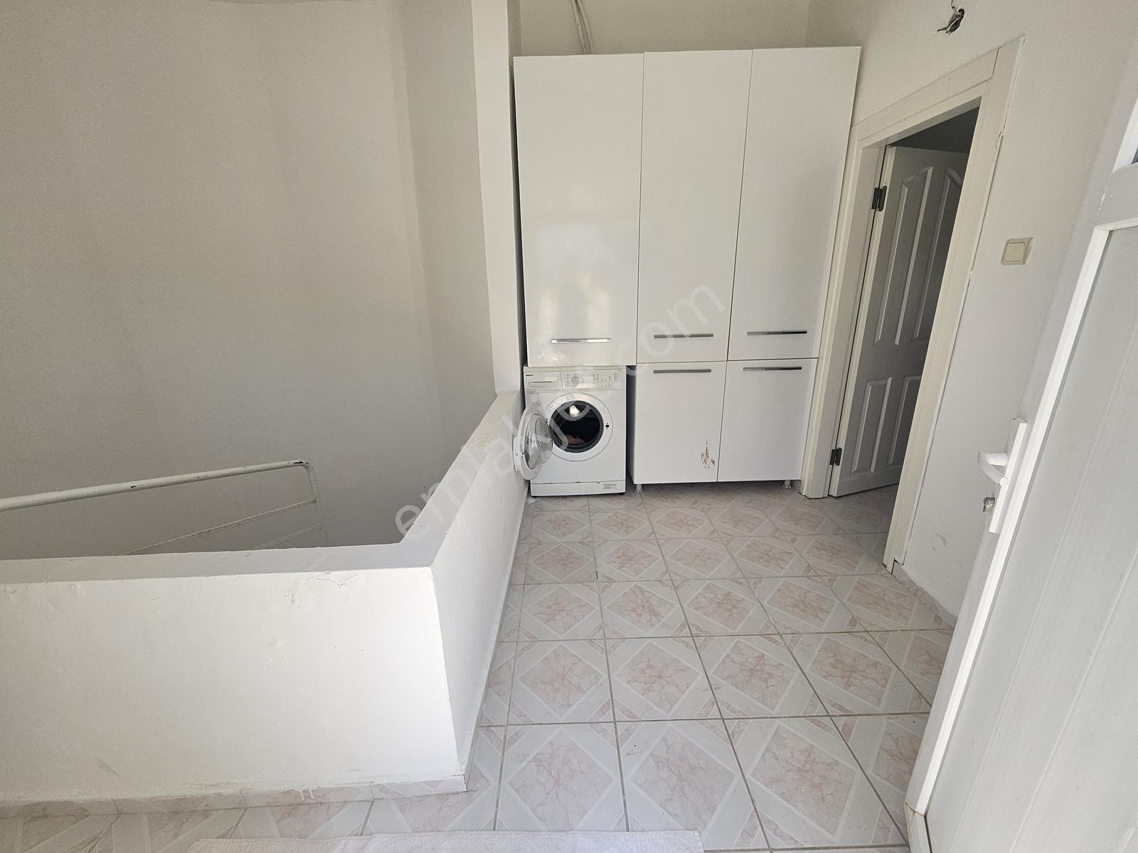 Çeşme Çiftlikköy Serakent Sitesinde Satılık Tripleks 3+1 Villa — fotoğraf 15
