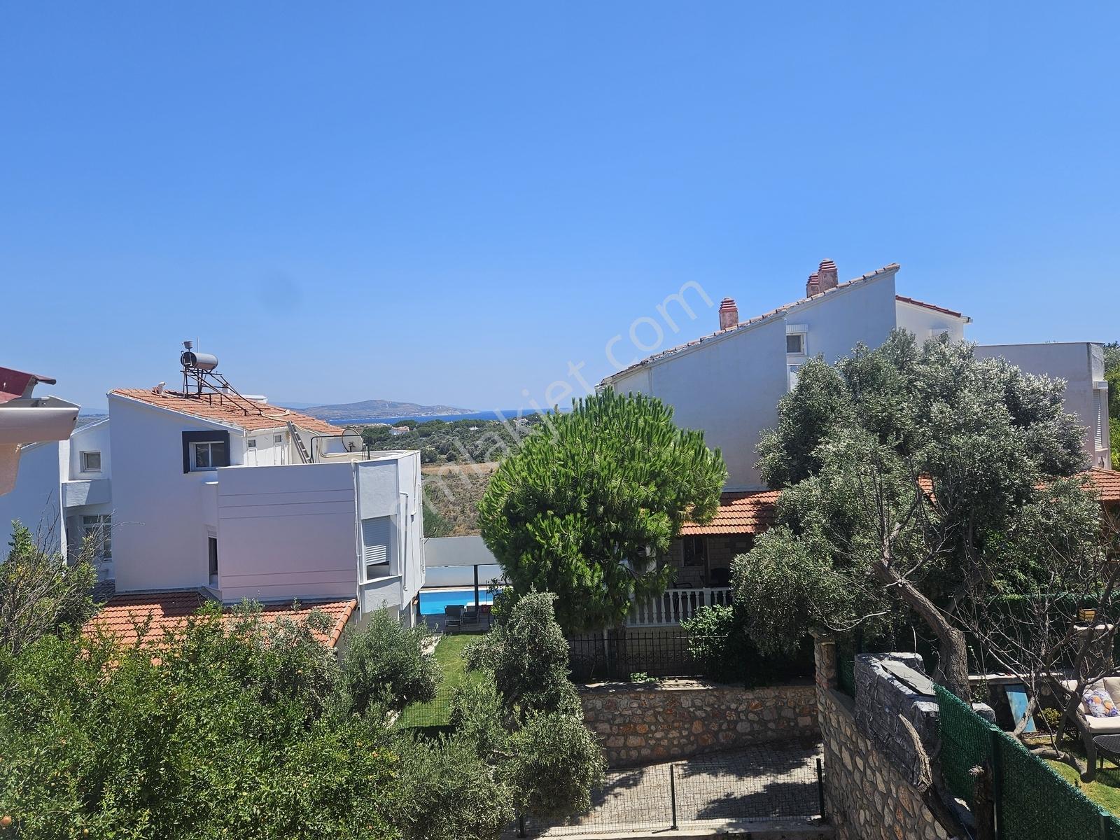 Çeşme Çiftlikköy Serakent Sitesinde Satılık Tripleks 3+1 Villa — fotoğraf 26