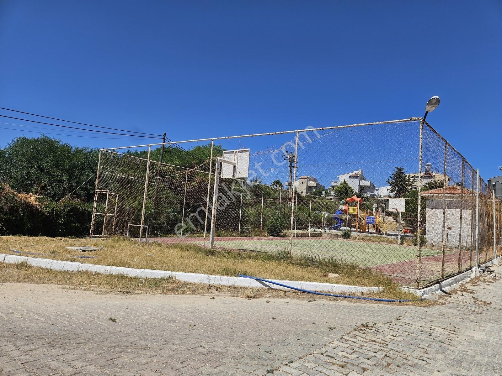 Çeşme Çiftlikköy Serakent Sitesinde Satılık Tripleks 3+1 Villa — fotoğraf 32