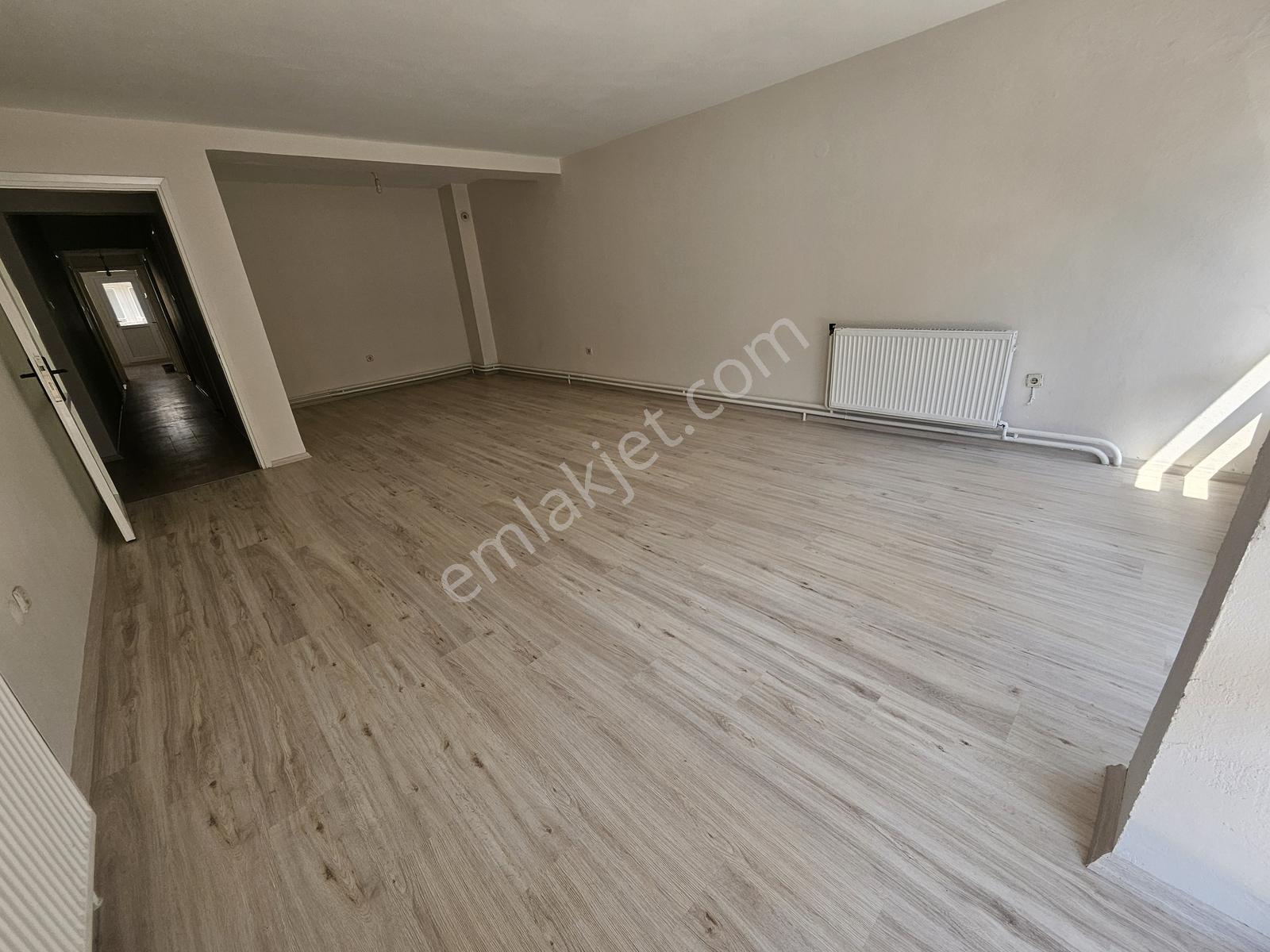 Karşıyaka Donanmacıda Merkezi Konumda, Balkonlu Geniş 3+1 Daıre — fotoğraf 17