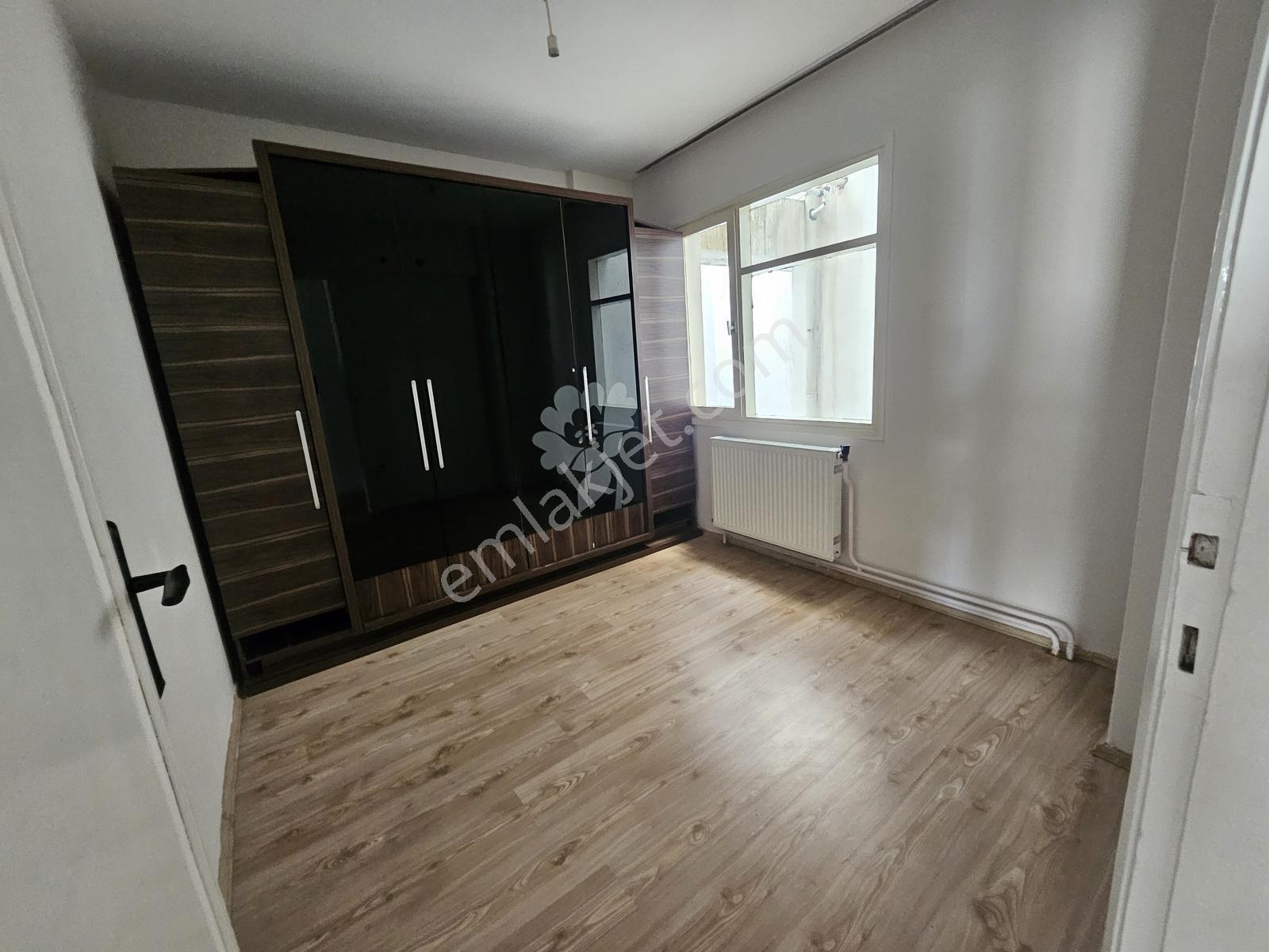 Karşıyaka Donanmacıda Merkezi Konumda, Balkonlu Geniş 3+1 Daıre — fotoğraf 22
