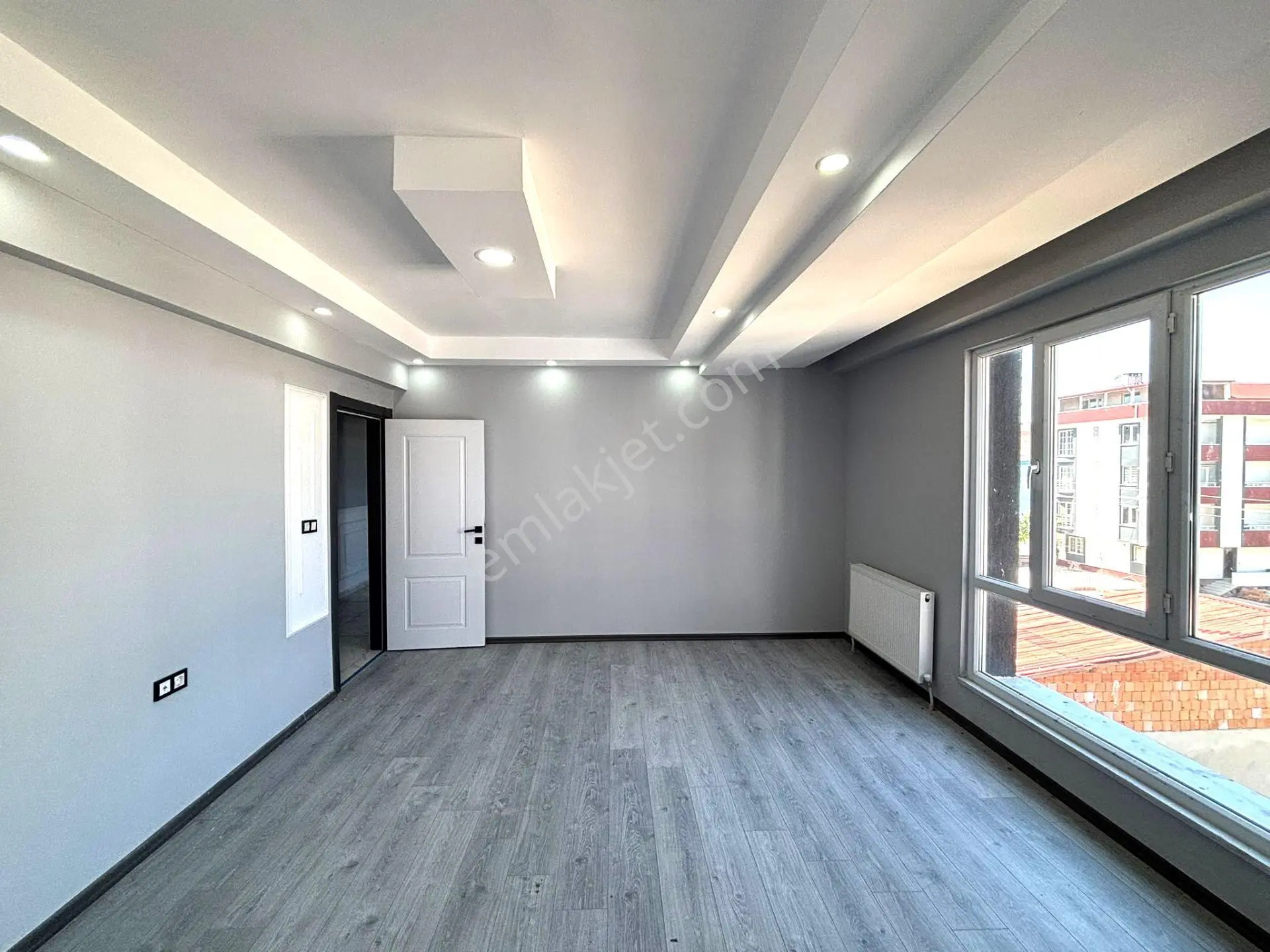 **Eryıldız İnşaat'Tan**Yunus Emre Mah.İskanlı K.Otoparklı Lüks 3+1 %80 Kredli İm...