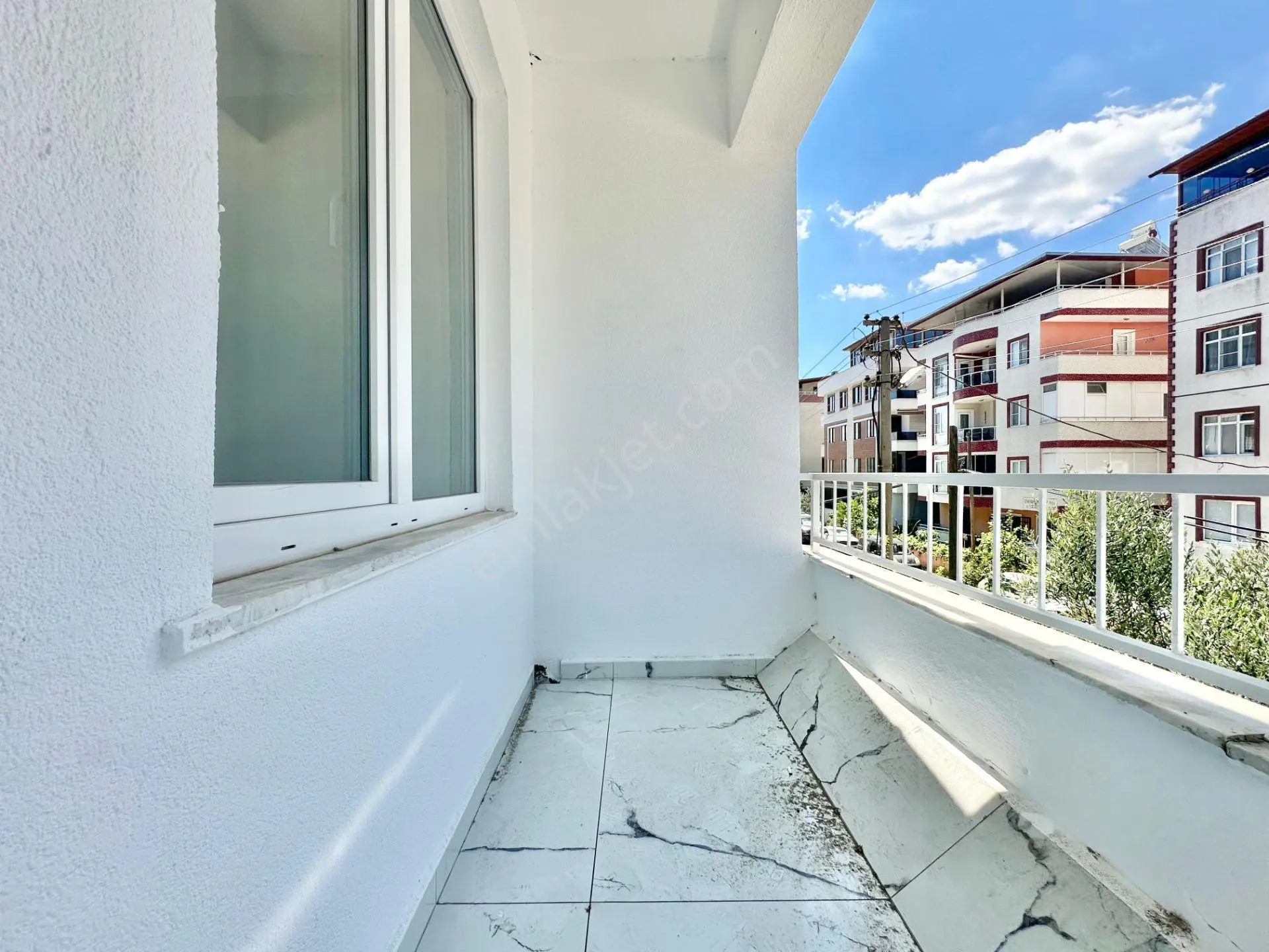 ꧁ay Emlak'tan꧂ Akçay'da Denze 400 Mt Şık Tasarımlı Ayrı Mutfaklı Ön Cephe Satılık 2+1 Geniş Daire — fotoğraf 27