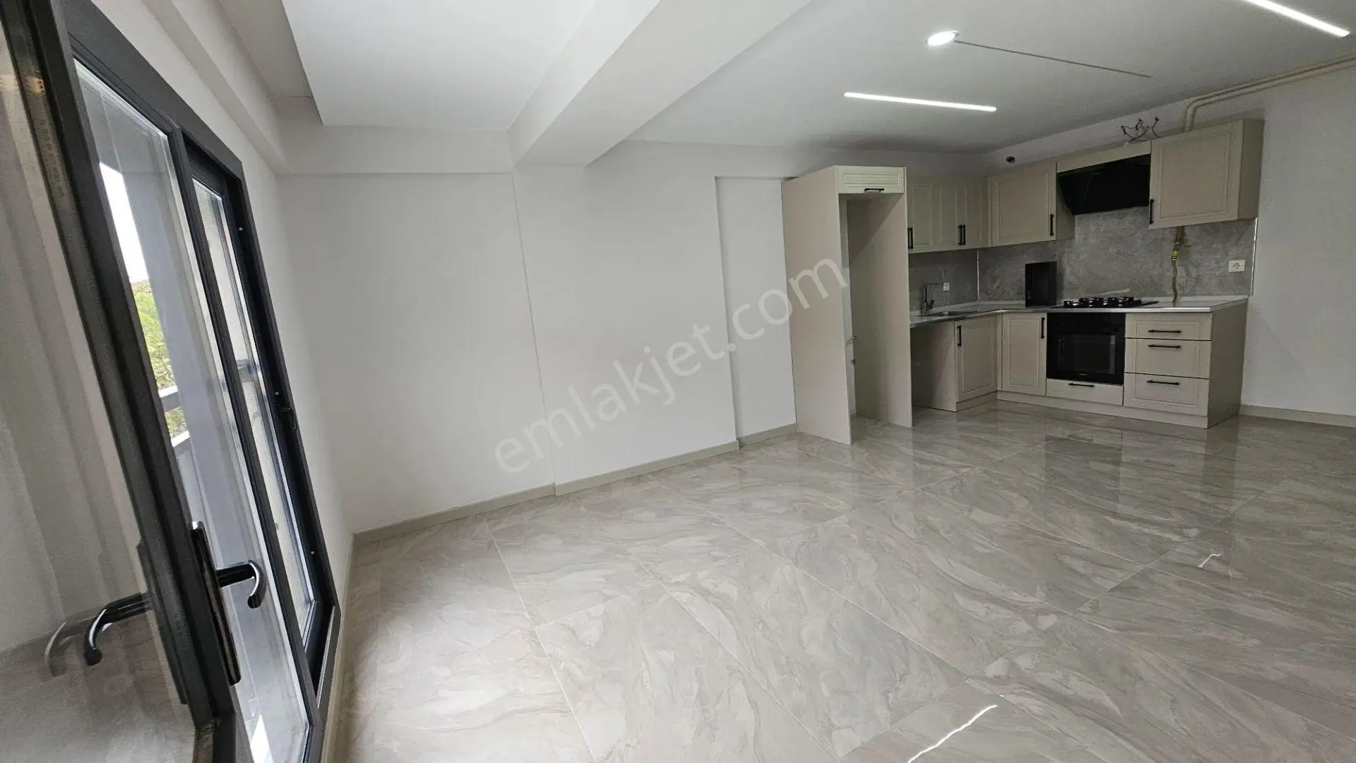 Yuvam Gayrimenkul'den Salihli Namık Kemalmah. Satılık 2+1 Daire — fotoğraf 12