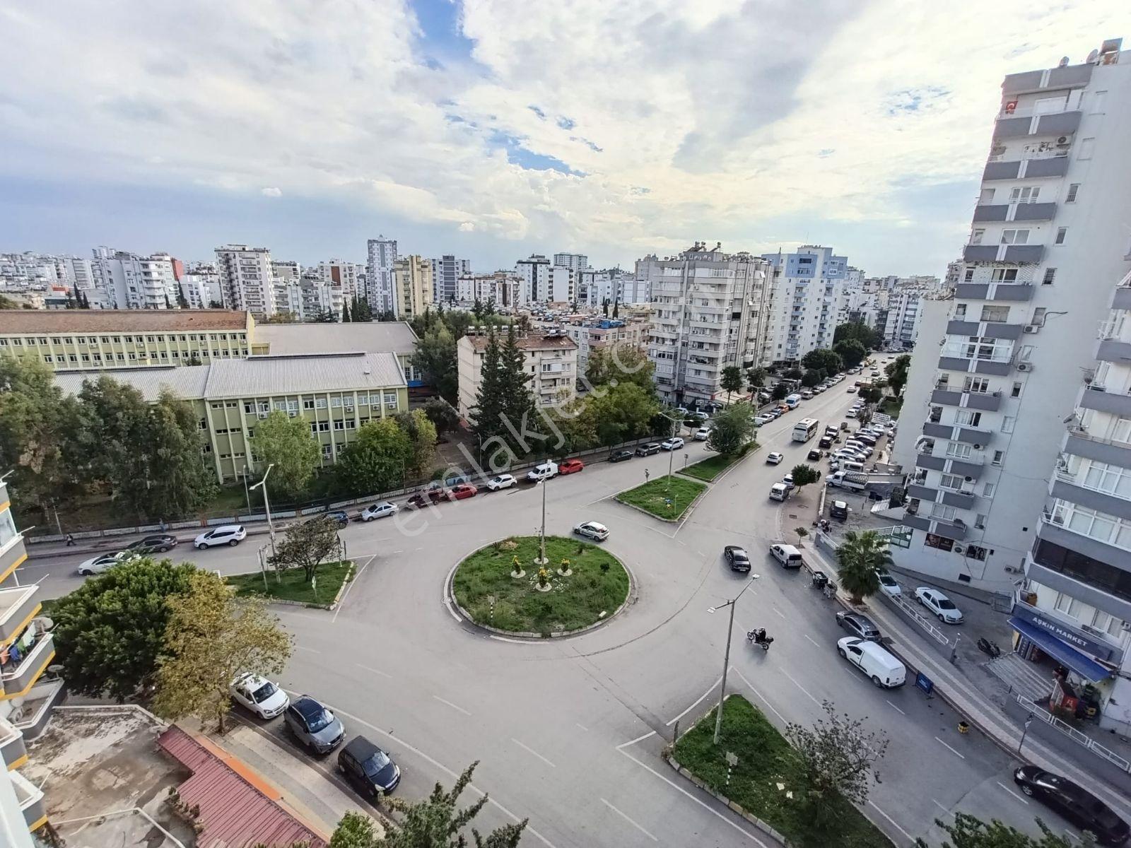 Kenan Evren De Ömer Bayram İnşaat Yapımı 4+1 Satilik Lüks Daire — fotoğraf 3