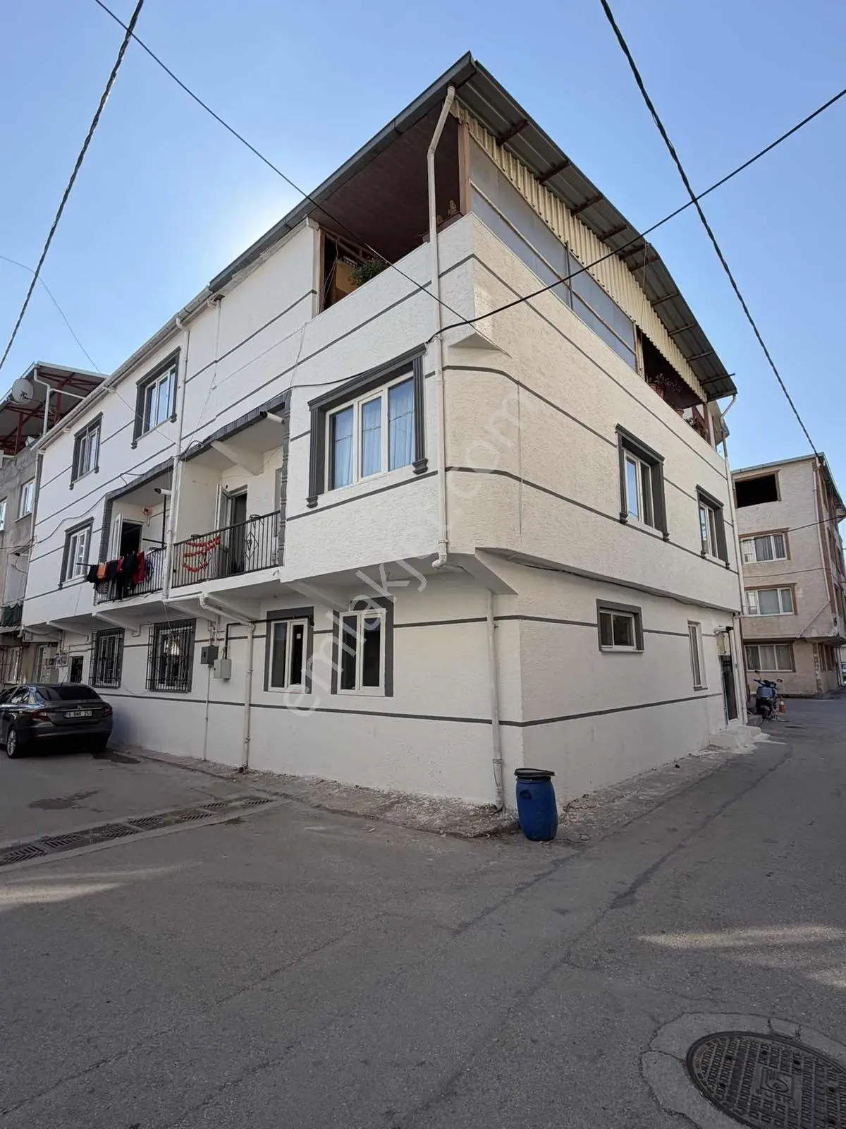 Vb'Den Bağlarbaşında Satılık 1+1 Ayrı Mutfak ,Yenilenmiş Daire
