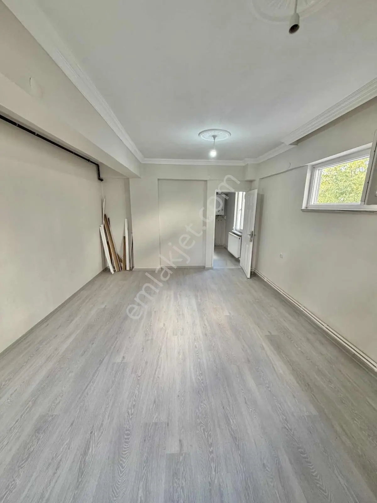 Vb'den Bağlarbaşında Satılık 1+1 Ayrı Mutfak ,yenilenmiş Daire — fotoğraf 4