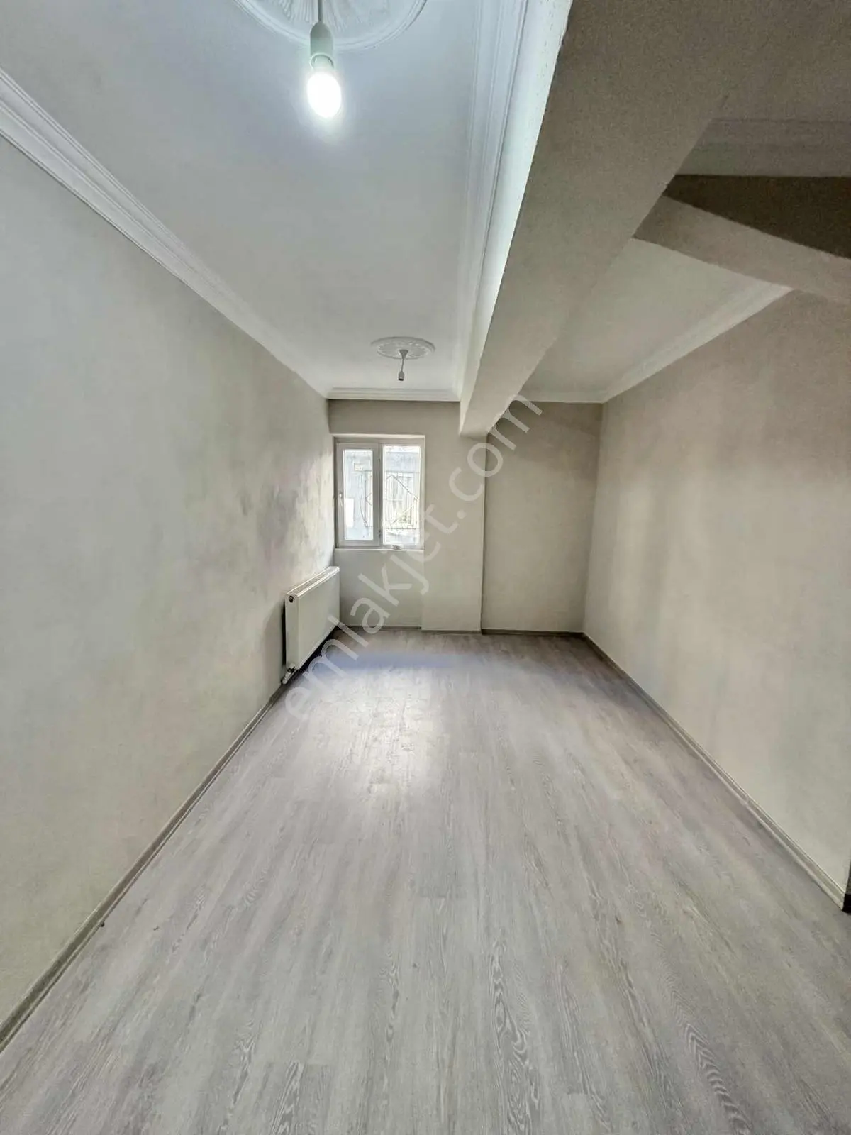 Vb'den Bağlarbaşında Satılık 1+1 Ayrı Mutfak ,yenilenmiş Daire — fotoğraf 5