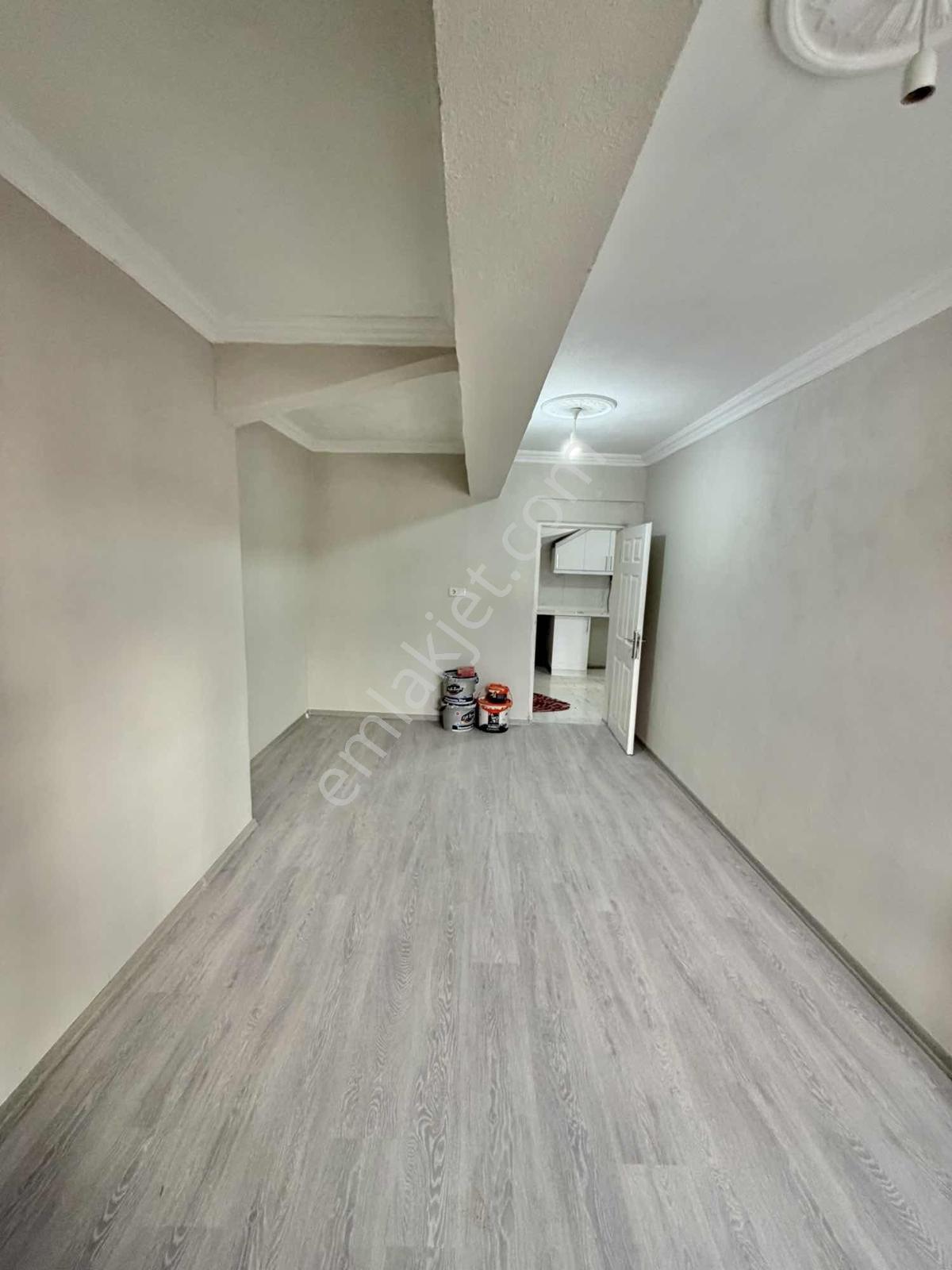 Vb'den Bağlarbaşında Satılık 1+1 Ayrı Mutfak ,yenilenmiş Daire — fotoğraf 6