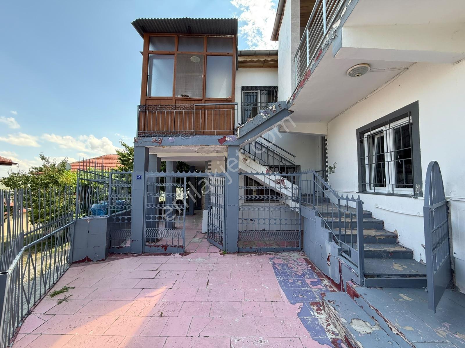Sivas Çepni'de Satılık 2 Katlı Müstakil Ev